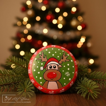 Ръчно рисувано коледно еленче върху камък – коледна украса