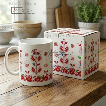 Подаръчен комплект: Чаша с Трънска шевица (цъфтящ мотив) и кутия