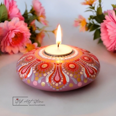 Арт свещник Мандала 14 см диаметър за чаена свещ (сравнение на размер)