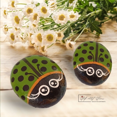Арт подарък декорация с рисувани камъни Калинки