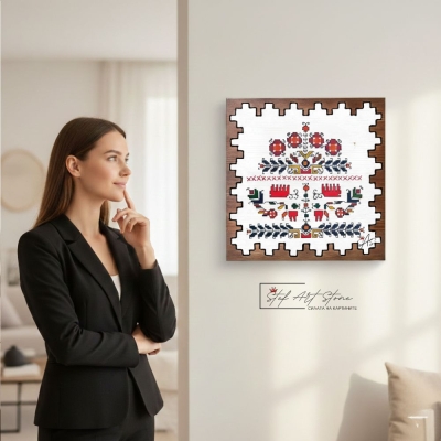 Модерна етно декорация за стена: Картина от дърво с шевица за семейна хармония в интериор