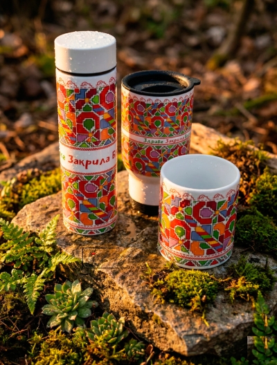 Подаръчен Сет с Шевица  "Българска Закрила" – Термос, Термо Чаша и Керамична Чаша (3 Части)