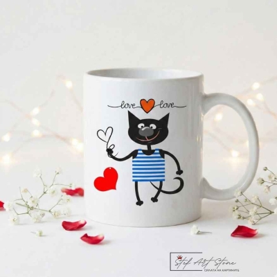 Чаша с котка  надпис  "LOVE"